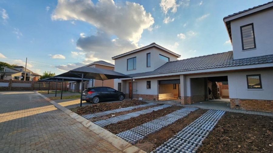 3 Bedroom Property for Sale in Waterval East North West